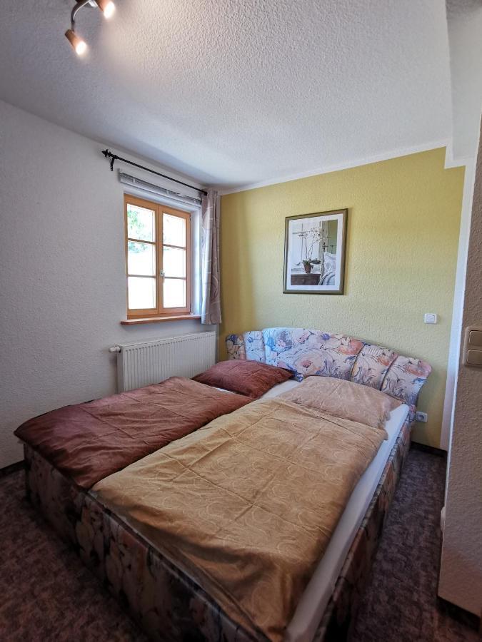 Ferienwohnung "Am Saalehaken" Gossitz Extérieur photo
