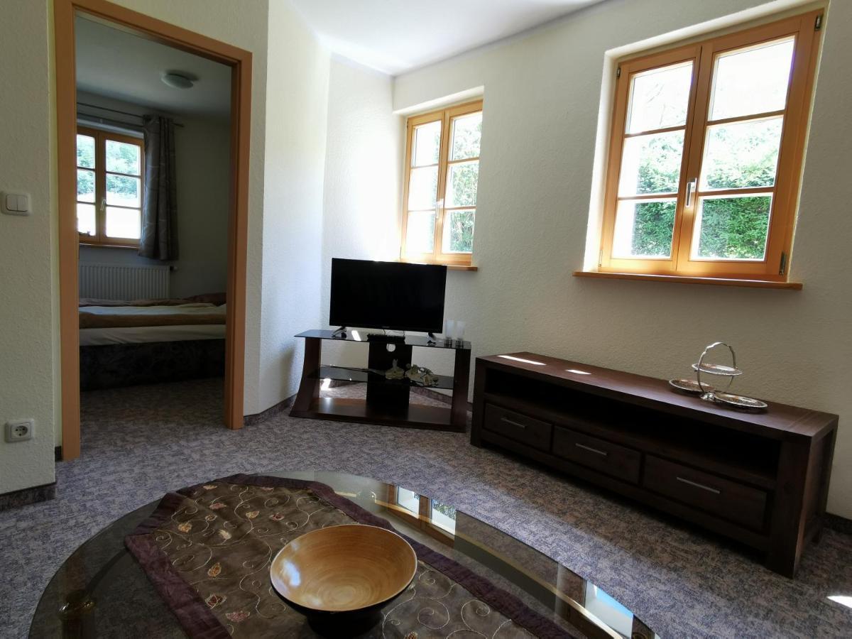 Ferienwohnung "Am Saalehaken" Gossitz Extérieur photo