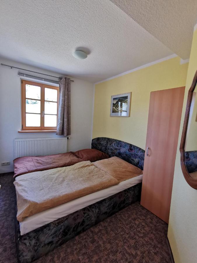 Ferienwohnung "Am Saalehaken" Gossitz Extérieur photo